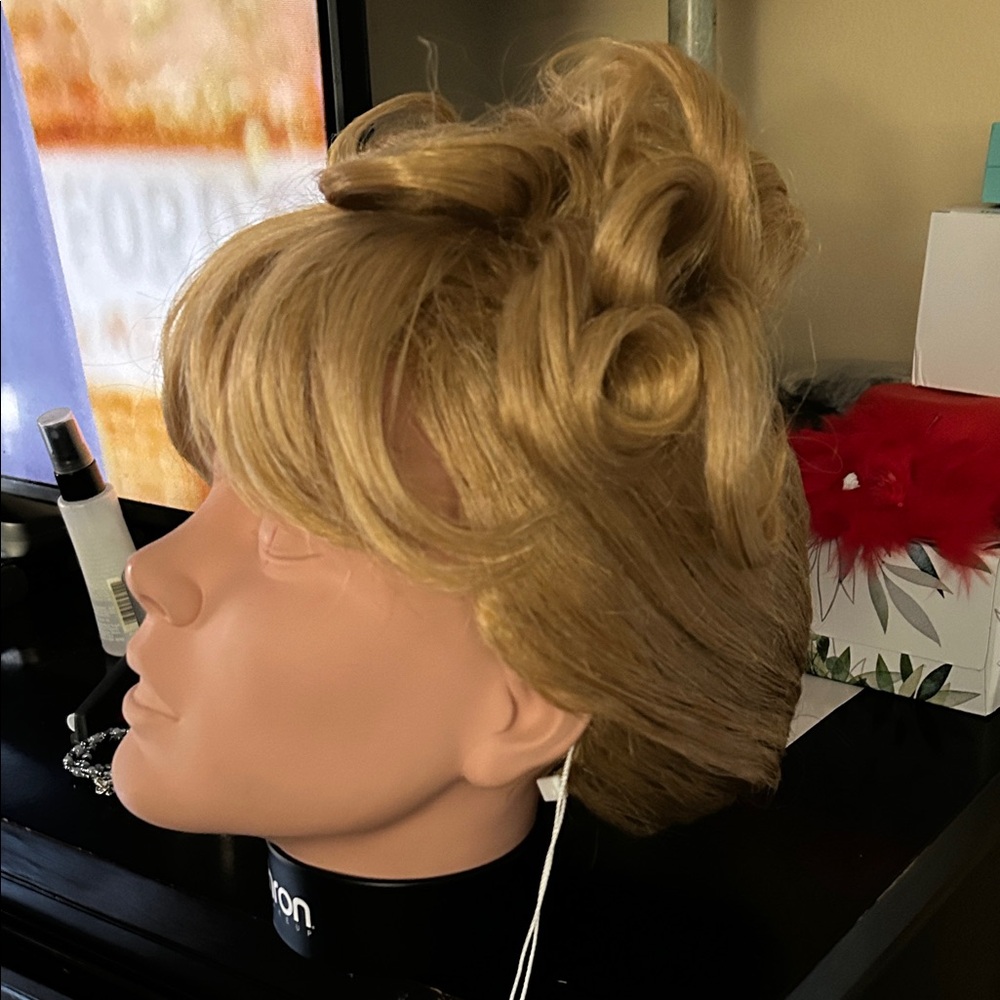 Blonde Hair Mannequin Head